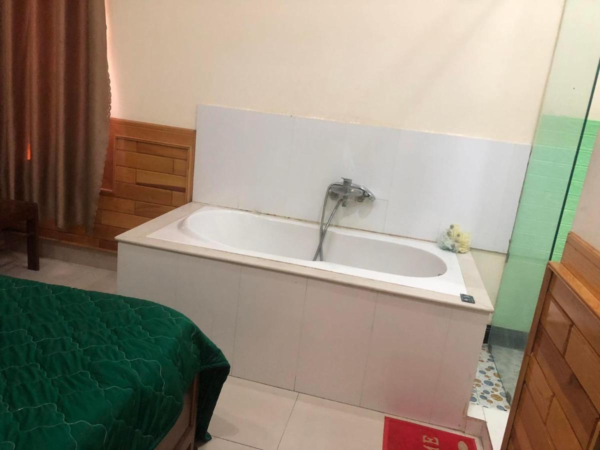Hoang Gia Bao Hotel Kon Tum Exterior photo
